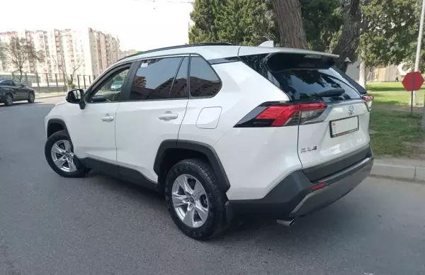 Toyota RAV4 for rent in Ganja