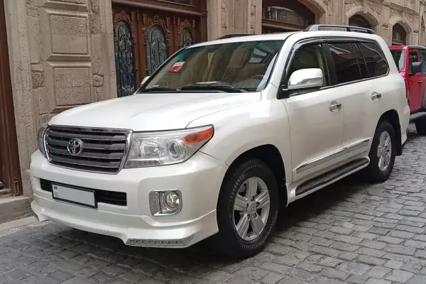 Toyota Land Cruiser for rent in Azerbaijan
