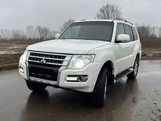 Mitsubishi Pajero for rent in Azerbaijan