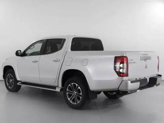 Mitsubishi L200 for rent in Azerbaijan