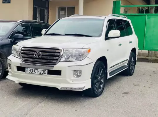 Toyota Land Cruiser 200 for rent in Azerbaijan