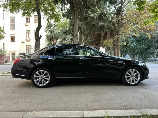 Mercedes E 220 for rent in Azerbaijan