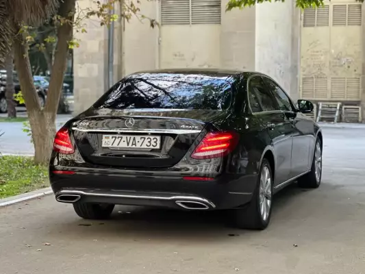 Mercedes E 220 for rent in Azerbaijan