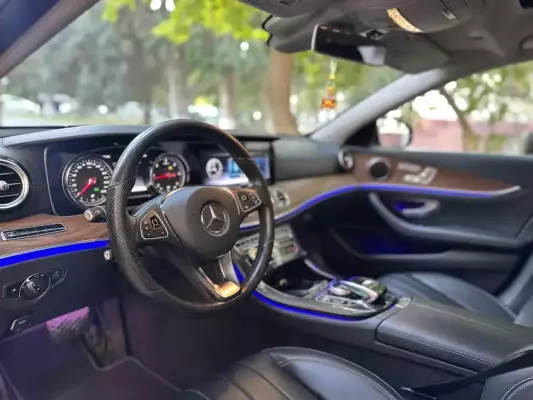 Mercedes E 220 for rent in Azerbaijan