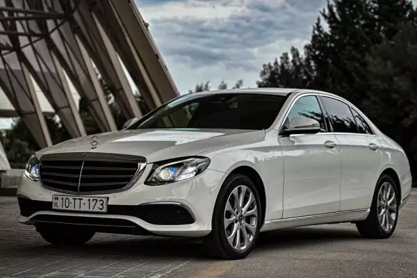 Mercedes E 220 for rent in Shaki