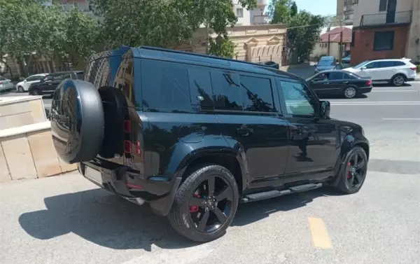 Land Rover Defender for rent in Gebele