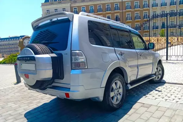 Mitsubishi Pajero for rent in Azerbaijan